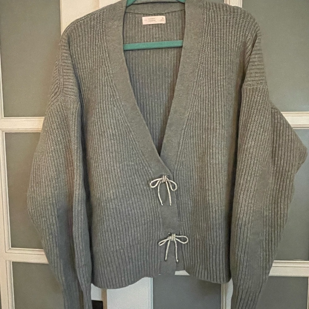 LC Women's Gray Sweater with Sparkly Bow Detail
